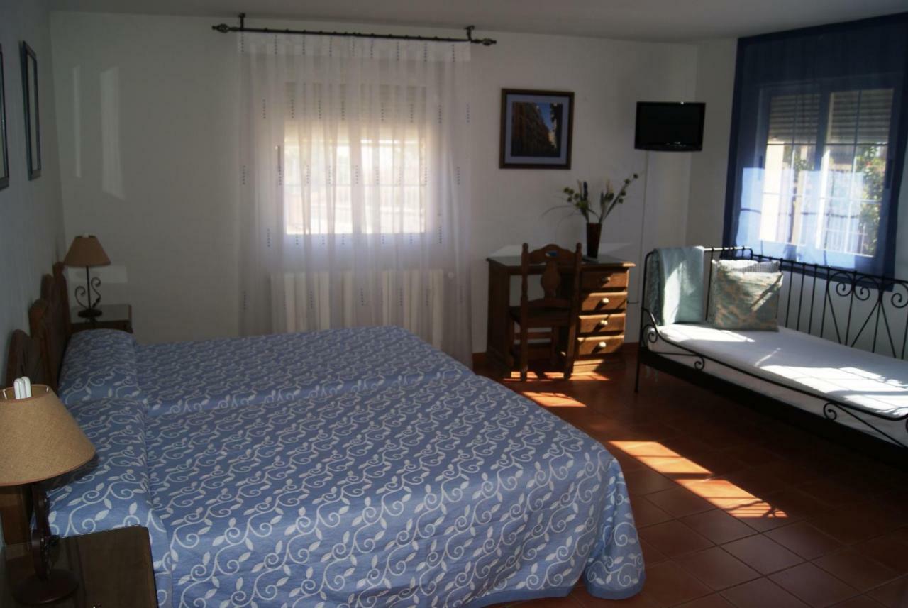 Habitaciones Casa Rural El Sauce Nohales Eksteriør bilde